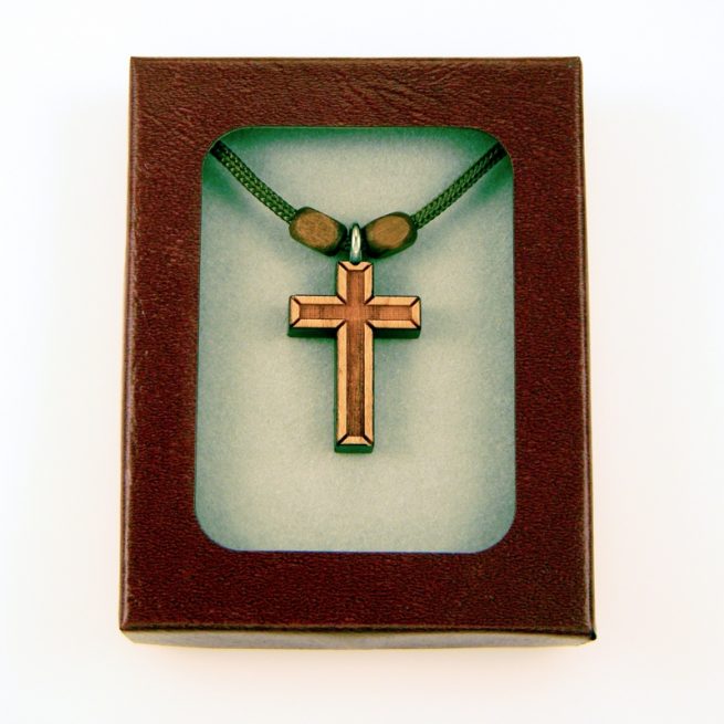 38C - Croix en bois