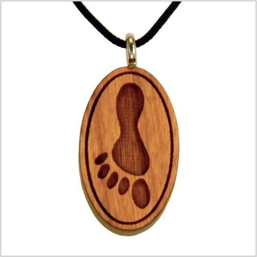 38D - Collier en bois, trace de pied