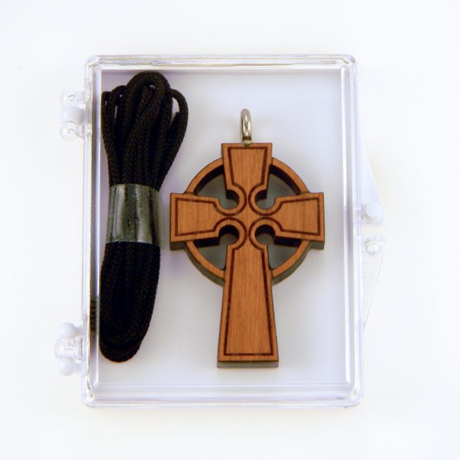45K - Croix celtique en bois