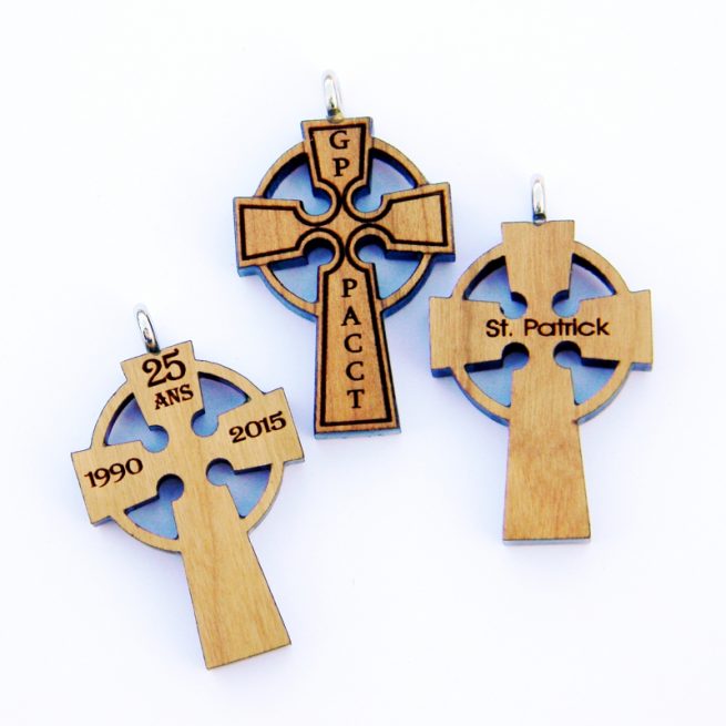 45K - Croix celtique en bois