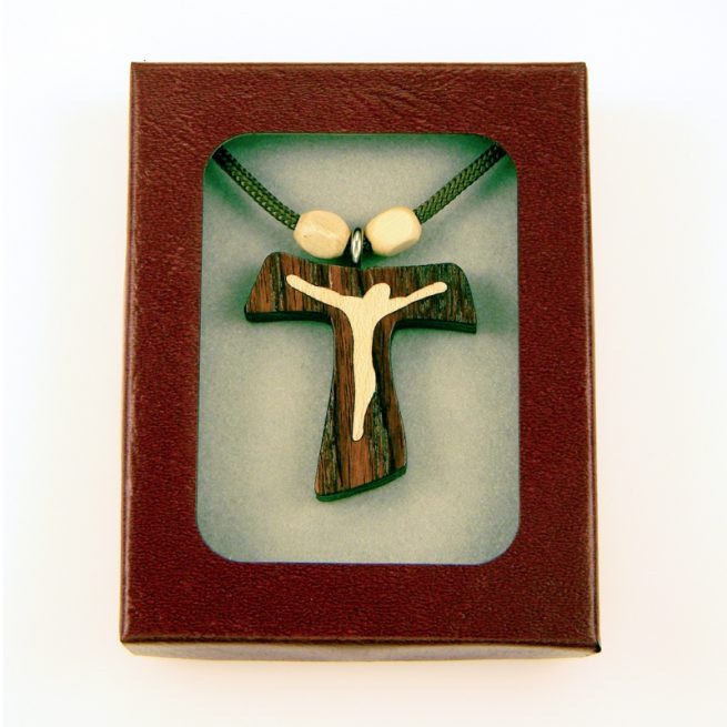 37C - Croix en bois, Tau