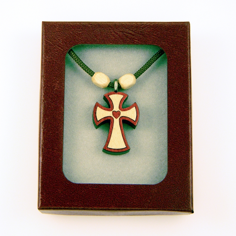 47B - Croix en bois, coeur