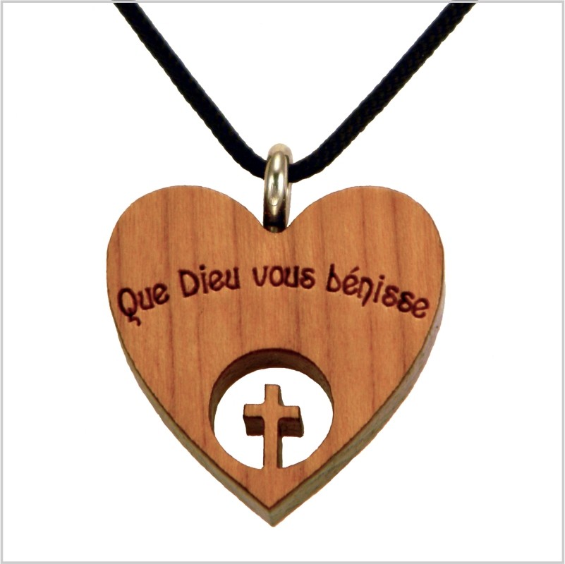 62A- Coeur en bois avec croix