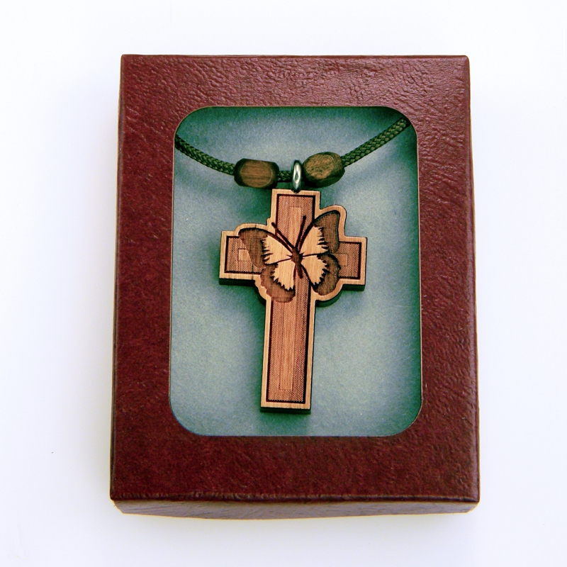 65C - Croix en bois, papillon