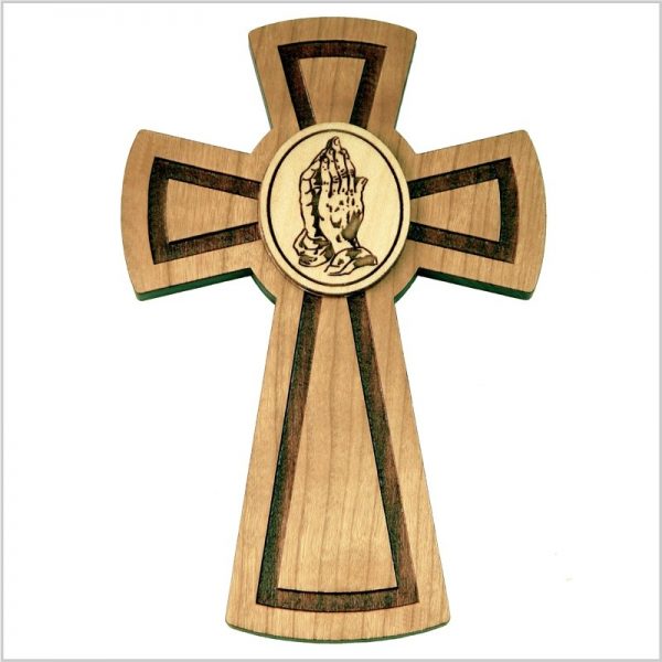 83B - Crucifix en bois, mains jointes