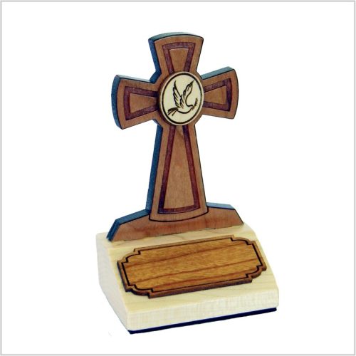 K83C - Bibelot en bois avec croix, colombe